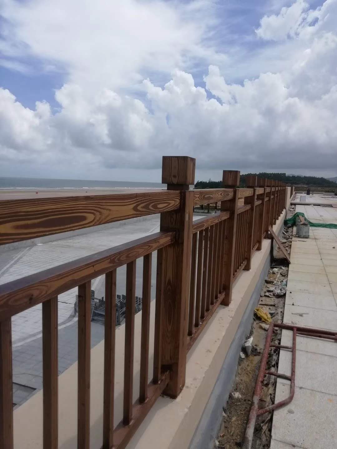 嘉兴阳江护栏木纹漆施工项目